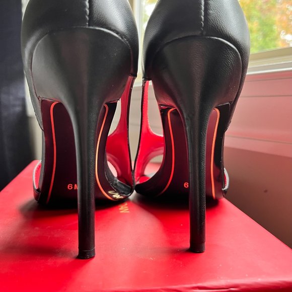 Like New! Charles Jourdan Penrose Heel - Picture 5 of 15